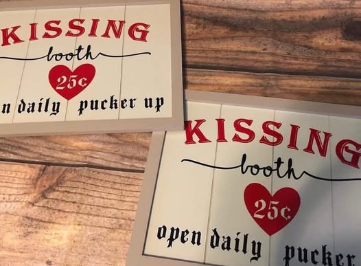 Valentines Brown Boarder Sign